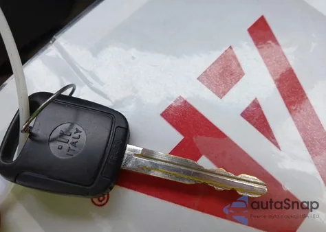 2003 Toyota Sequoia Limited V8 from USA, damaged, VIN 5TDBT48A83S168541